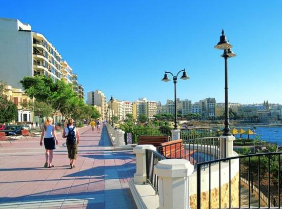 Modern 3Br Apartment In Sliema'S Desirable Locale Экстерьер фото